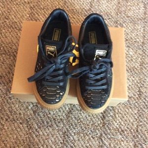 Great krush stud wing-tip sneakers